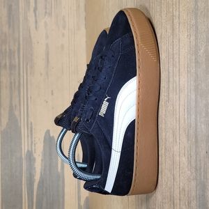 Puma Vikky Platform Suede Sneakers with Gum Sole Size 8